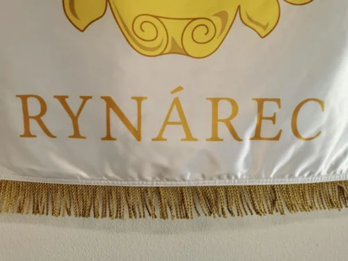 slavnostní saténový znak pro obec Rynárec