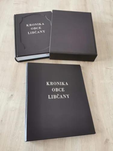 kronika s pouzdrem pro obec Libčany