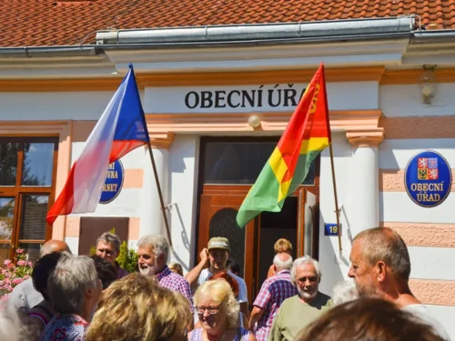 oslavy Mirkovice - venkovní polyesterové vlajky ČR a Mirkovice