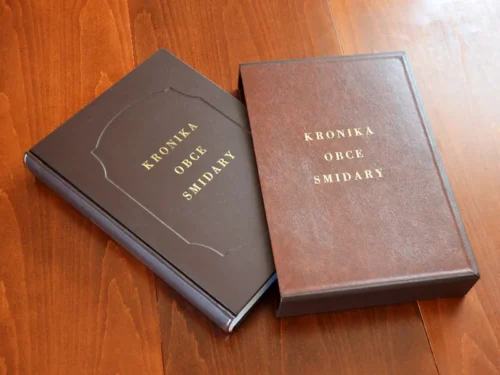 Kronika s pouzdrem pro obec Smidary