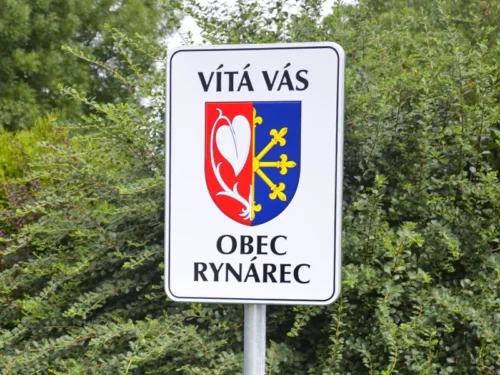 smaltovaná uvítací tabule obce Rýnarec