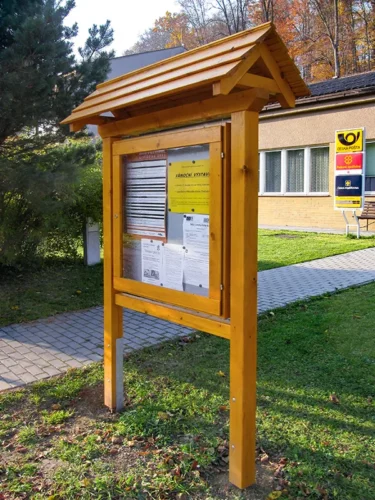 Venkovní úřední desky dřevěné, dřevěné vitríny