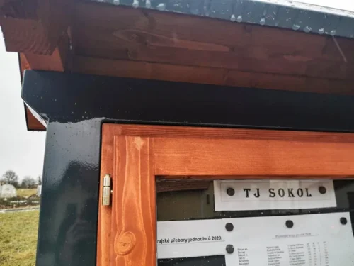 Venkovní úřední desky dřevěné, dřevěné vitríny