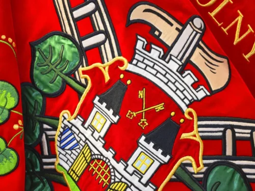 vyšívaná hasičská vlajka Chýnov, detail