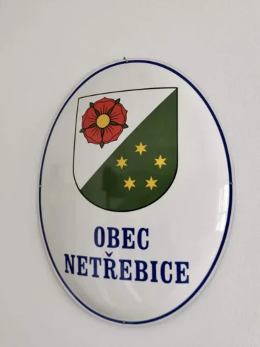 oválný smaltovaný znak Netřebice
