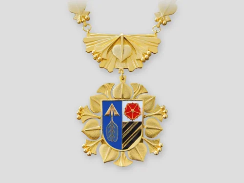 insignie s obecnim znakem detail